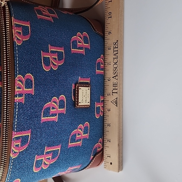 NWT. Dooney and Bourke Crossbody Purse. - Picture 14 of 15